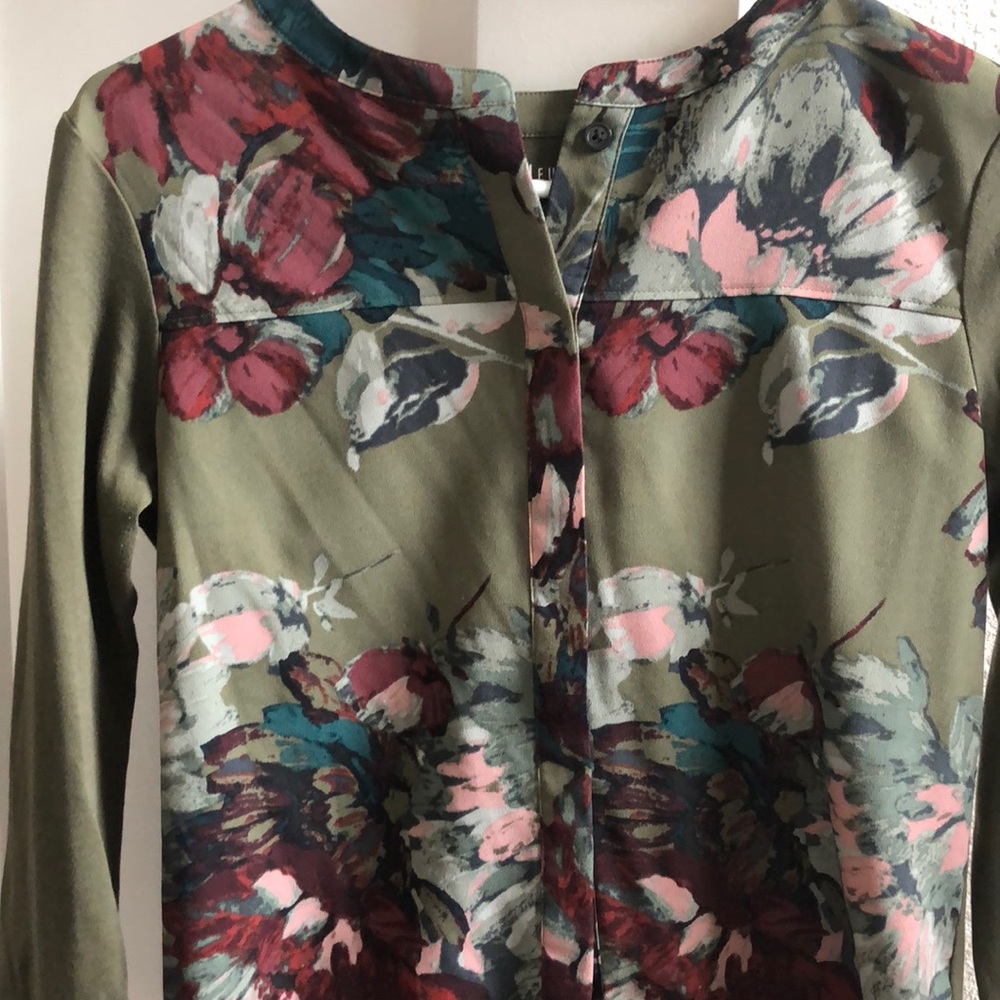 Great fall floral top!